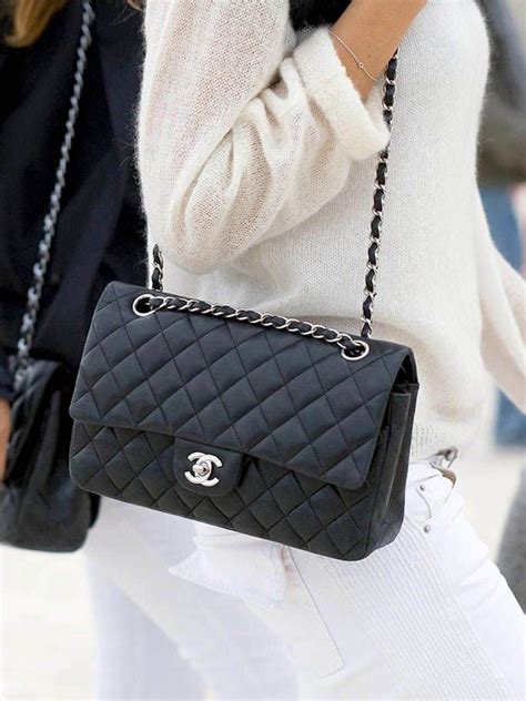 borsa classica di chanel|Chanel Borse: prezzo, modelli più belli e abbinamenti.